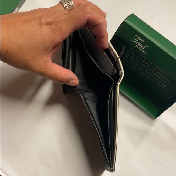 HANDCRAFTED WALLET - Picture 5 of 7